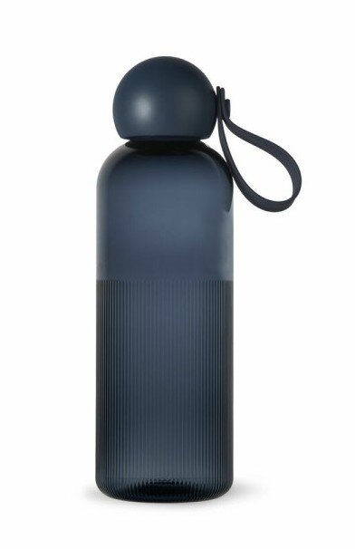 Bla-vannflaske-Ture-av-resirkulert-plast-fra-Sagaform