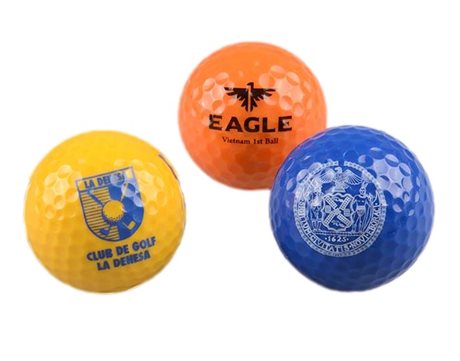Golfballer-med-egen-farge-og-trykk-av-logo