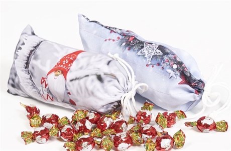 Julepose med sjokolade nissekuler og eget trykk av julehilsen