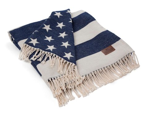 Lexington-pledd-Flag-Throw