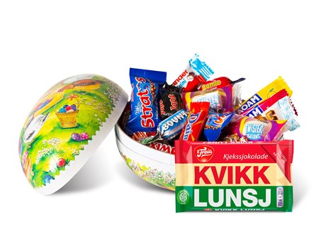 Påskeegg 18 cm med 400 g assorterte merkevarer Kvikklunsj SK