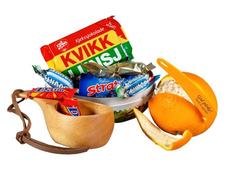 Paskegave-med-trekopp-og-paskeegg-appelsinskrelle-2