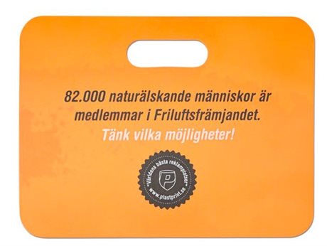oransje-sitteunderlag-med-handtak-og-trykk-av-logo