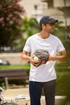 Twoville-Modern-rundhalset-t-shirt-for-herre-miljøbilde