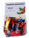 Cellofanpose-med-sjokoladebiter-med-trykk-av-egen-logo-pa-toppen-av-posen