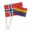 Handflagg-med-trepinne-og-eget-trykk-Norge-og-Pride