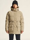 Urban-Down-Puffer-dunjakke-fra-Craft-med-brodert-logo-damejakker-beige